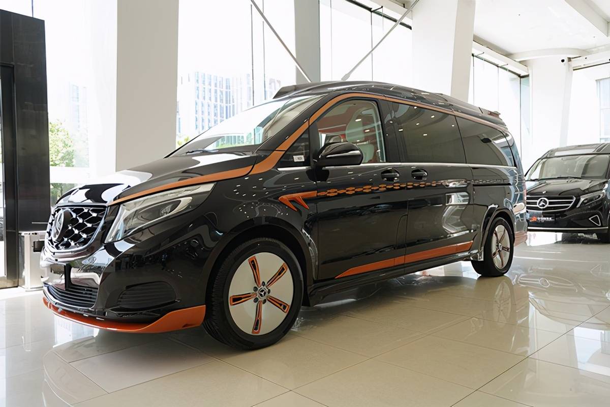 奔驰傲旋大白鲨一体式大白鲨流线型高顶全新波浪星空网