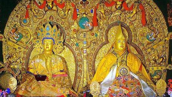 中国非常豪华的一座寺庙，耗资30吨黄金，内藏释伽牟尼的舍利子