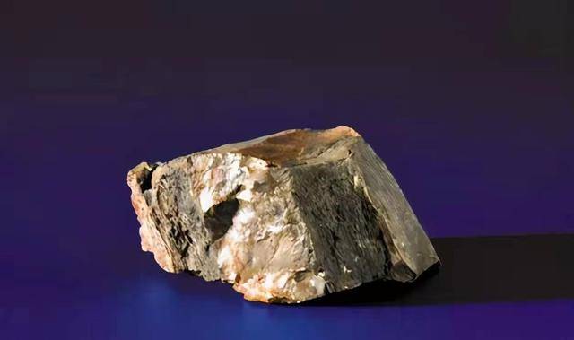 嫦娥5号只带回来1731克月球样品那么阿波罗号怎么载人返回的