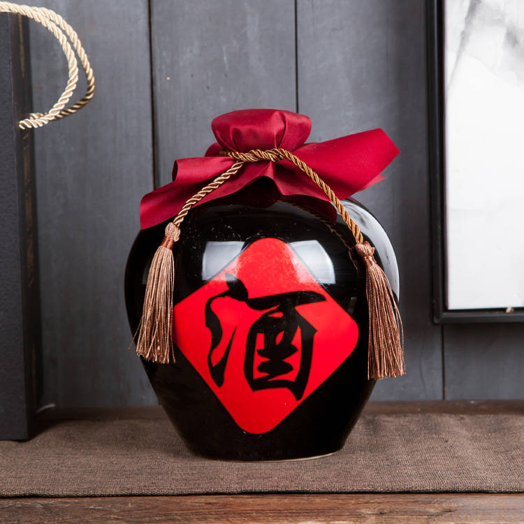 酒问丨你喝的是白酒还是香精香料添加剂的混合物看完还敢喝勾兑酒吗