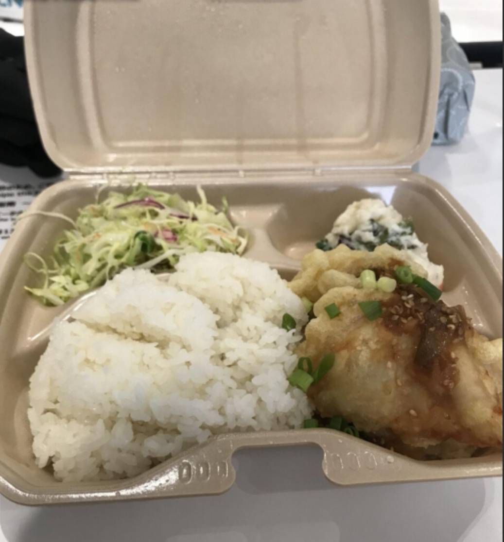 日本男子晒"寒酸"员工餐,实物相片vs员工宣传手册,差距有点大