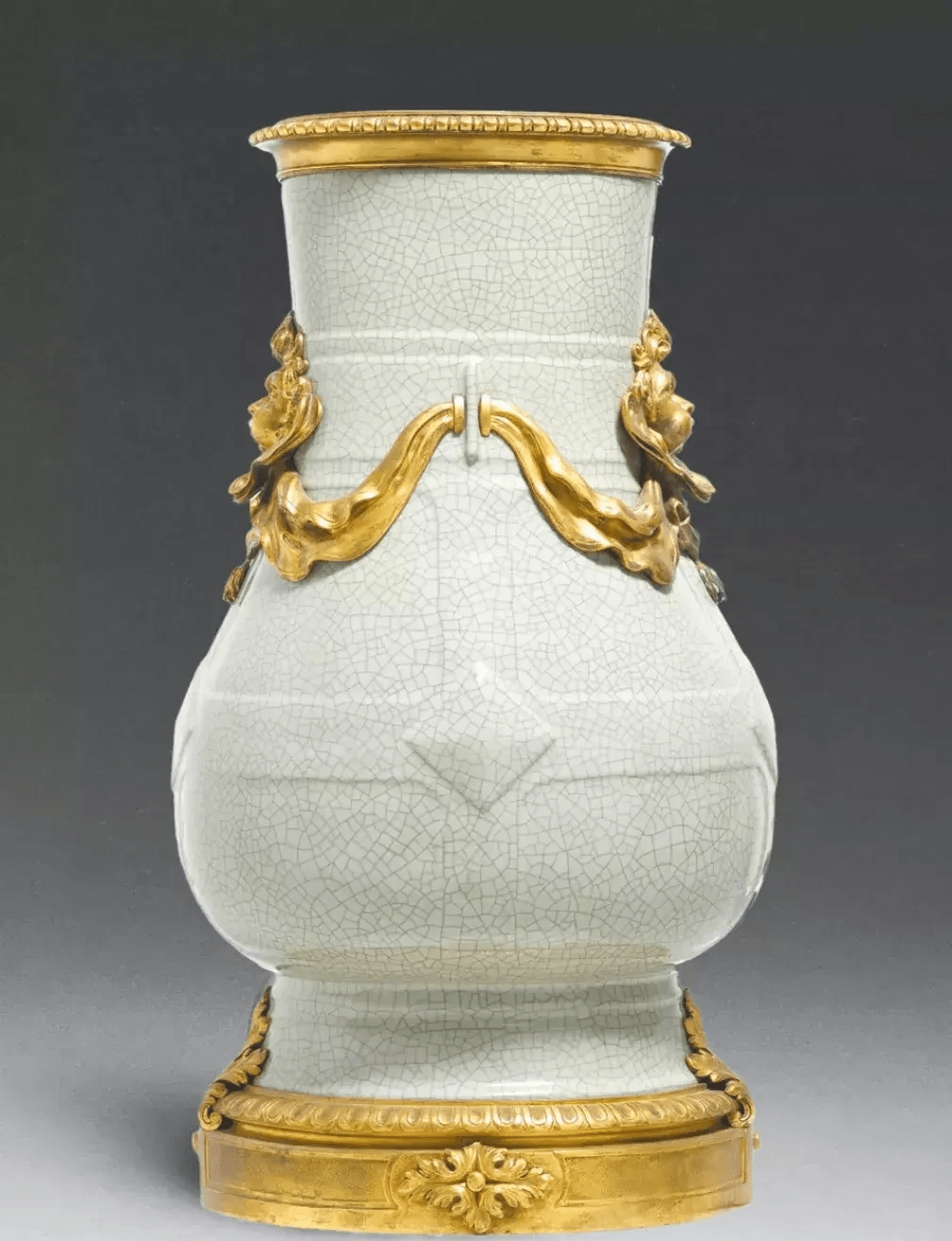 太平有象清代官窑瓷器中拍卖的象耳蕴含什么样的寓意