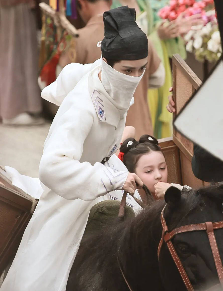 这才是"温润如玉"少年郎啊,好想吹他彩虹屁,又怕他的嘴拖累脸_边程