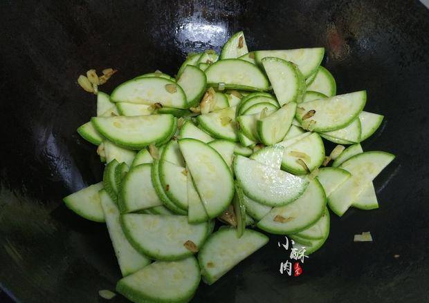 笋瓜炒鸡蛋怎么炒 cb099eb7a0c048c1b17ba0587ae4908f.jpeg