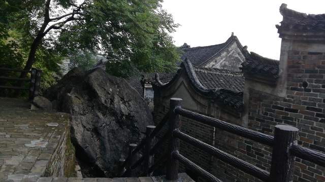 湖南省郴州市永兴县，板梁古村的神龟石，古井韵泉和双龙泉