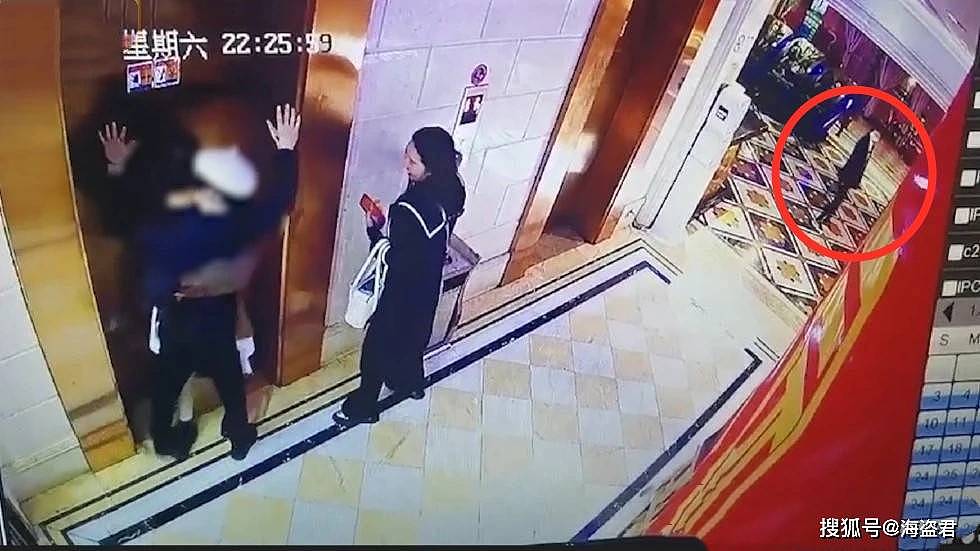 中国男子遭陌生女子扯掉口罩强吻，全程一脸懵逼，吓得举双手不敢乱动（视频/组图） - 5
