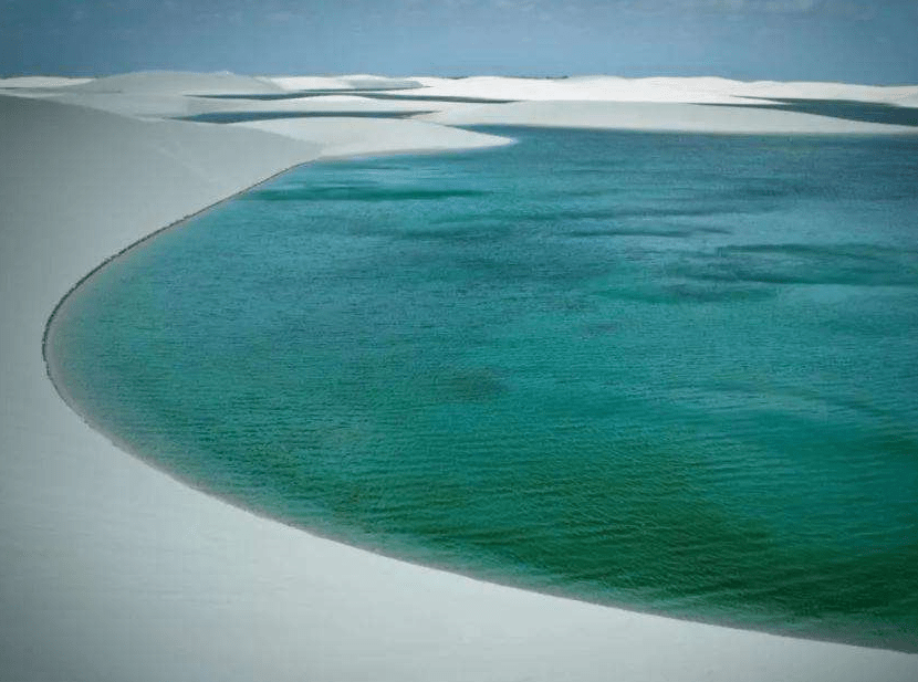 世界最高调的沙漠，年降水量是撒哈拉百倍，游客在这里游泳