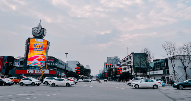 新都区红啦!悬挂灯笼241套,快来打卡吧