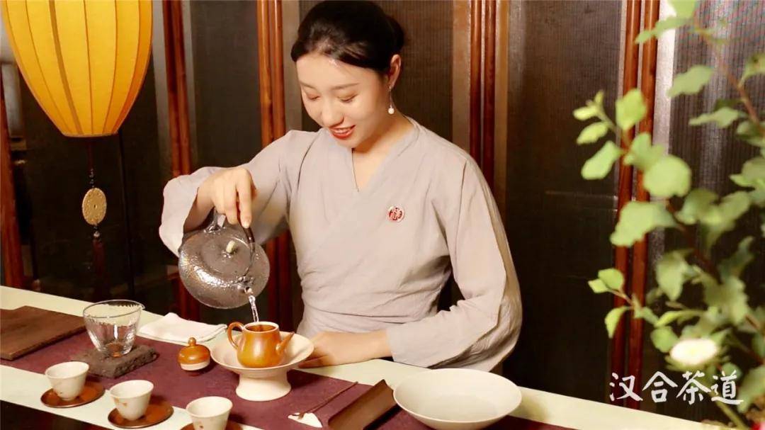 临近春节了客来敬茶奉茶礼仪你知道多少