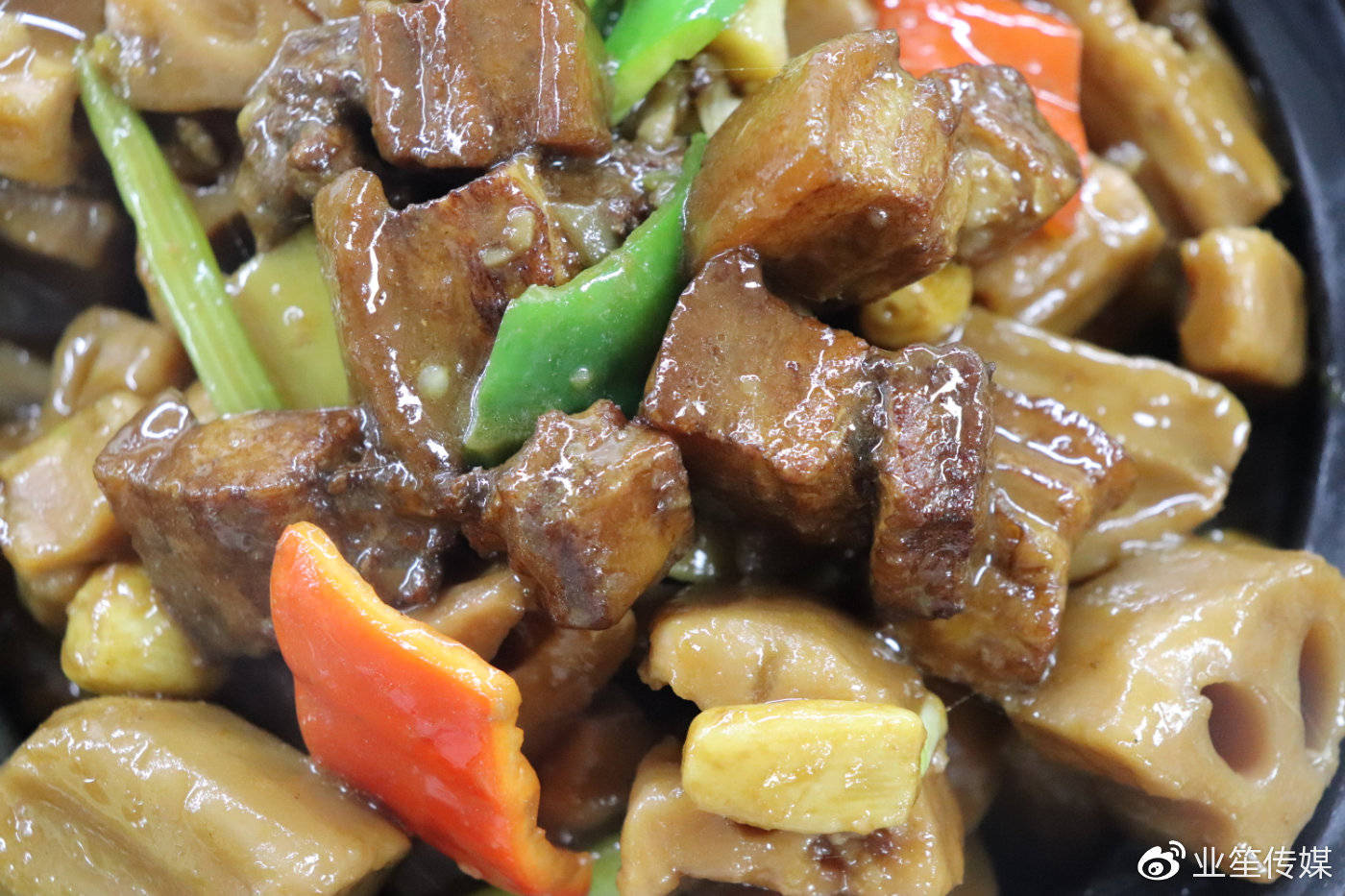 补肺养血不油腻——莲藕焖红烧肉