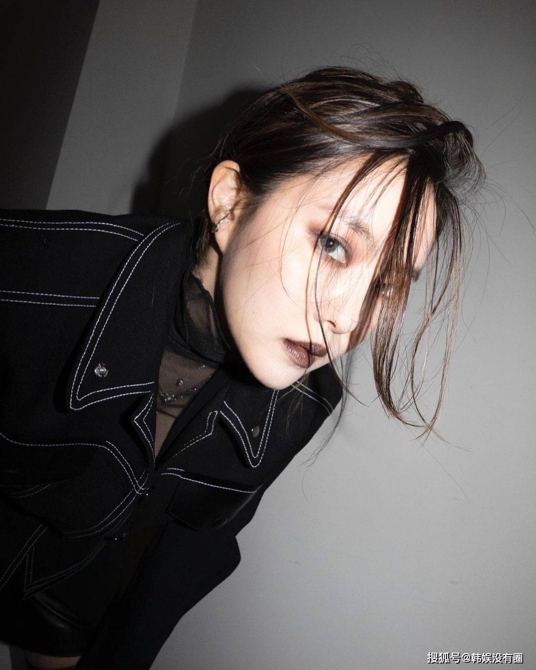 tara朴孝敏晒颓废私照上演极致诱惑