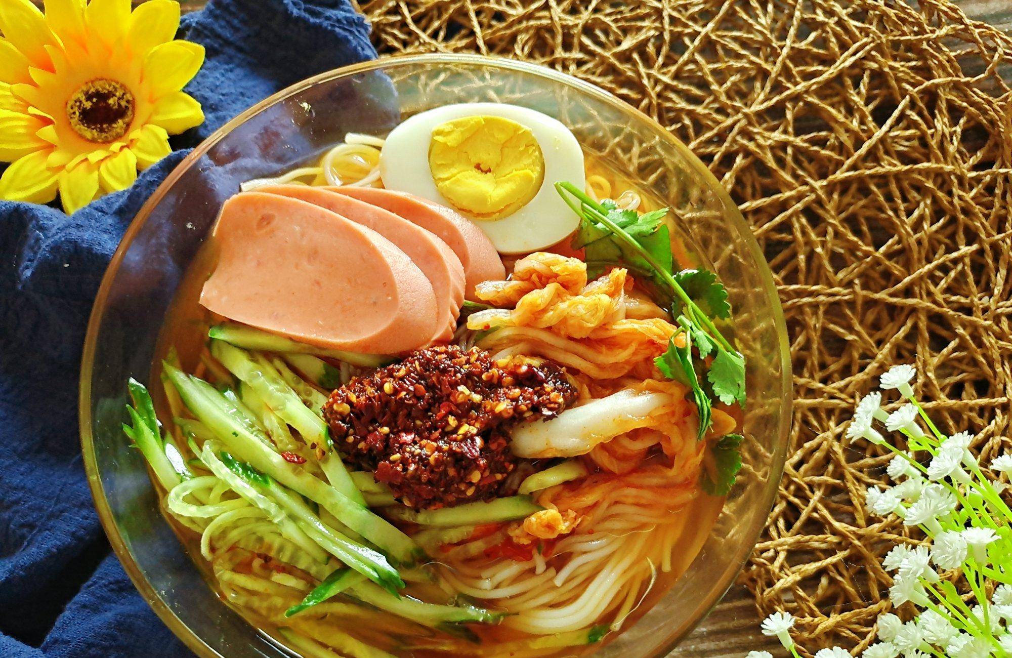 酸甜爽口的东北冷面汤汁最关键只要加这三样比买的好吃