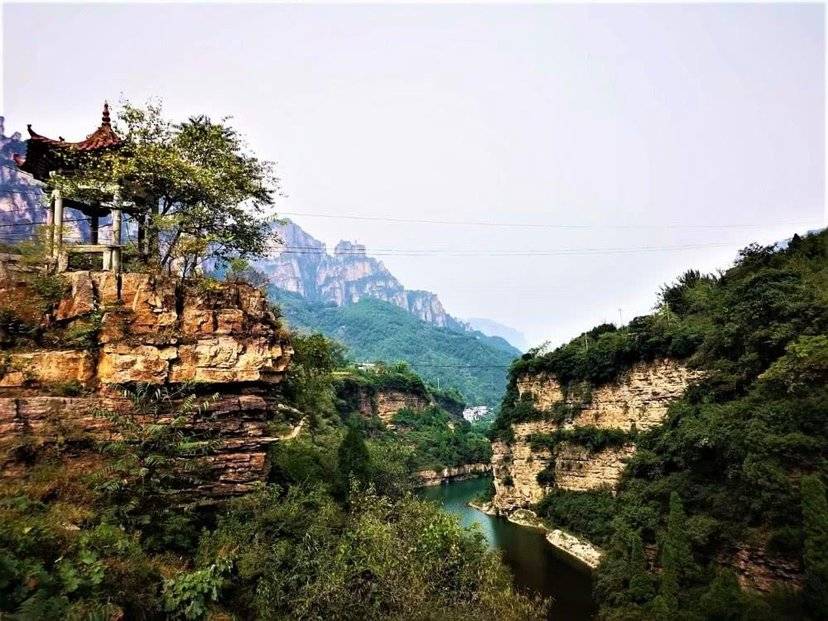 太行山深处有一个很隐蔽的村庄，这里的挂壁公路比郭亮村还惊险