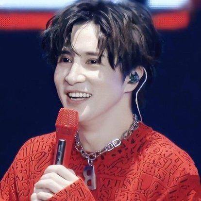 易烊千玺唱歌跨年 3441e3d889cd414bb0928d1ed5132a12.jpeg