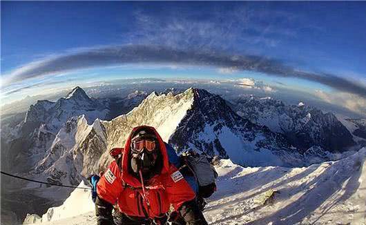 俗话说“上山容易下山难”，那登上珠穆朗玛峰的人，是如何下山的？