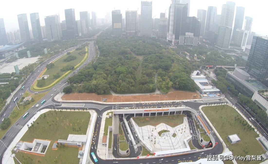 中国最大的地下火车站，面积相当于21个足球场，36个出口如同迷宫