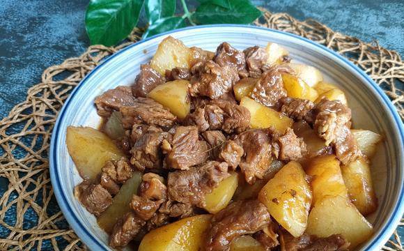 土豆炖牛肉怎么做才软烂入味 4ecfdf62fbb14759b8e8f975e594b7b5.jpeg