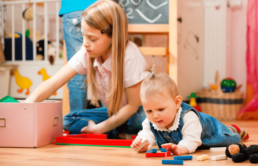原创0-3岁是孩子智力发育黄金期，父母给孩子买玩具时，有三个标准
