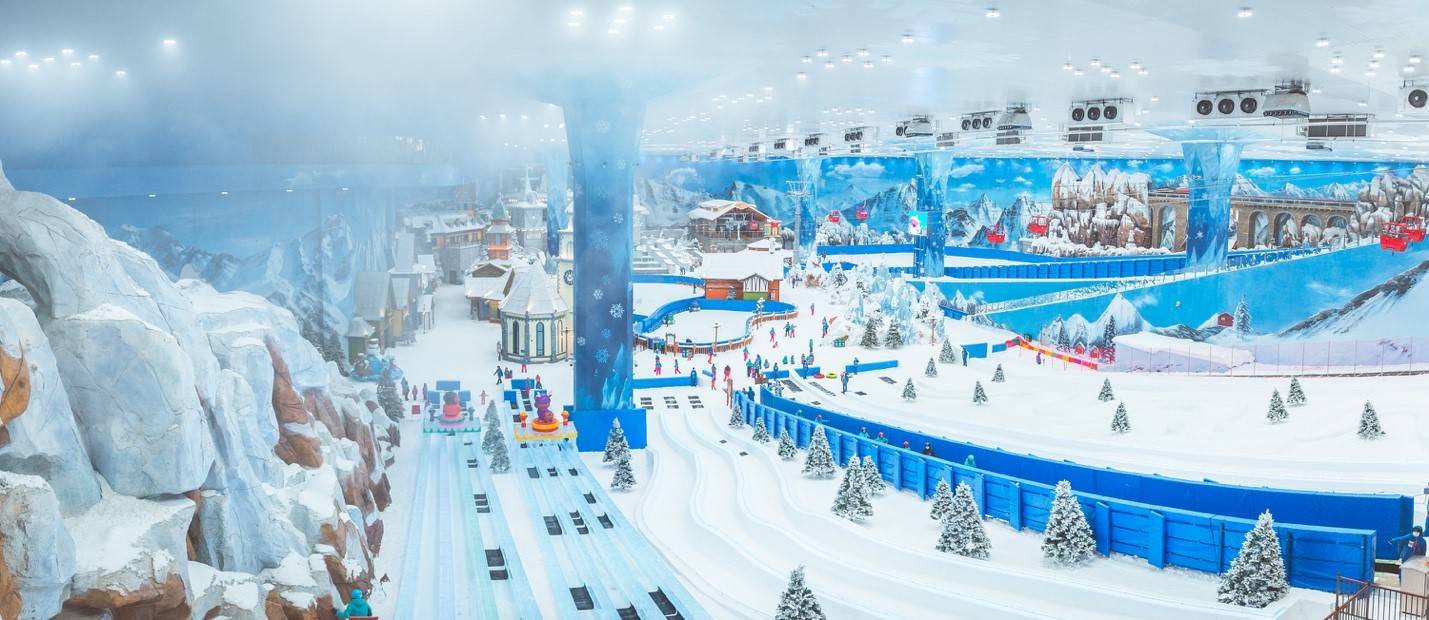 就地过年就地欢乐湘江欢乐城邀你滑雪过大年