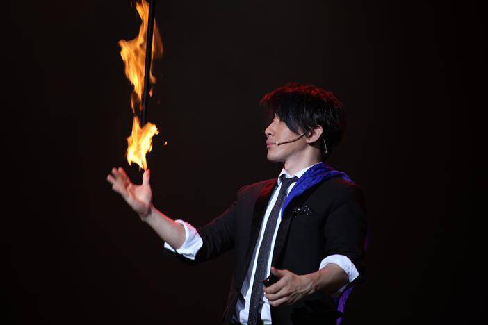 刘谦的魔术曾被韩寒拆穿贾玲站出来为他发声他的魔术没有套路