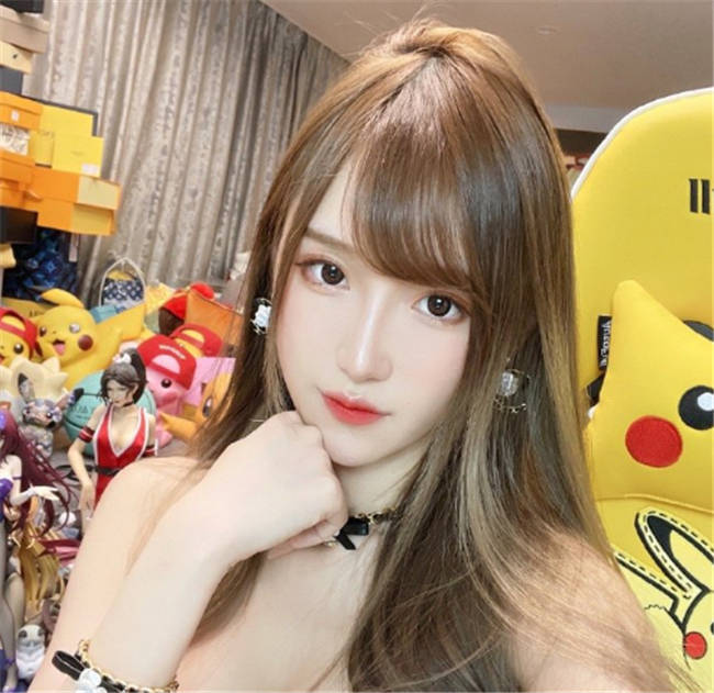 为证腰细腐团儿短裙故意剪开皮克桃不服学人走绿茶路线