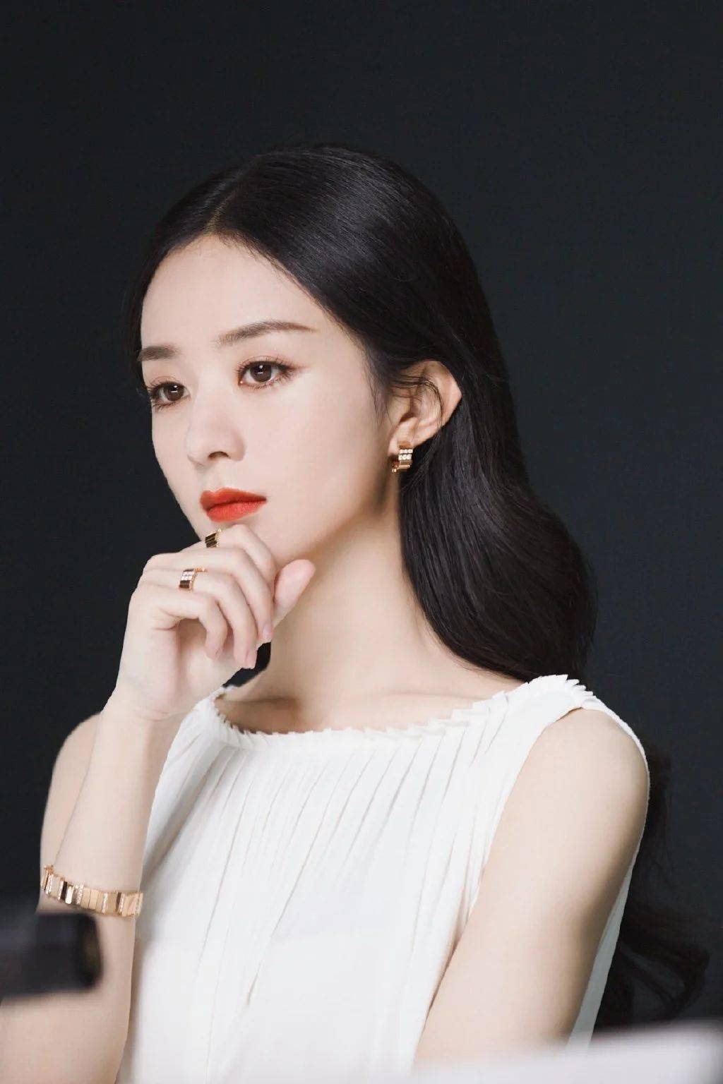 赵丽颖壁纸 你是刹那清艳的一瞥 此后粉黛三千无人能入我眼 行走