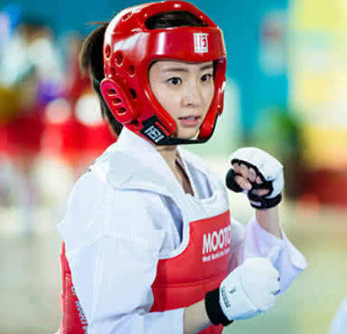 还记得《旋风少女》中的方婷宜吗?如今29岁逆生长,美到不敢认!