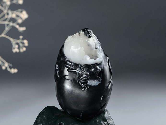 黒白分明！とっても可愛い和田玉の大きめ猫★籽料青花 五花八门的青花料，竟然能出羊脂？_和田玉