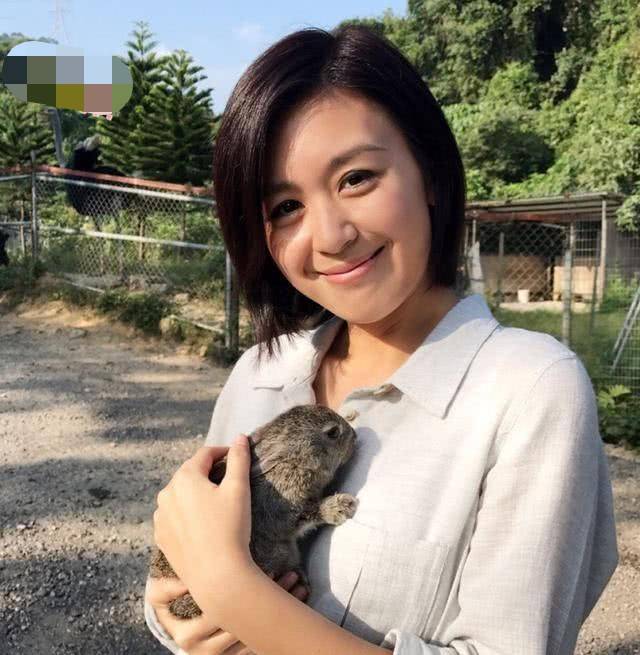 唐宁8岁搭档张国荣出道,还被评最美童星,如今39岁活成这样