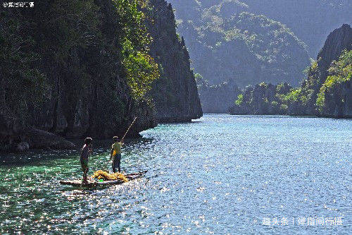 菲律宾最美的海上泻湖，海水堪比马尔代夫，当地人划着船收门票