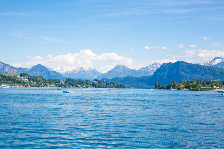 它号称瑞士“最美”城市，人口不足10万，吸引了世界各地游客