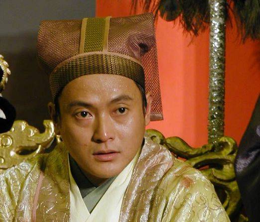 他抛弃相恋9年女友娶小20岁女大学生今落魄到租房住骏杰