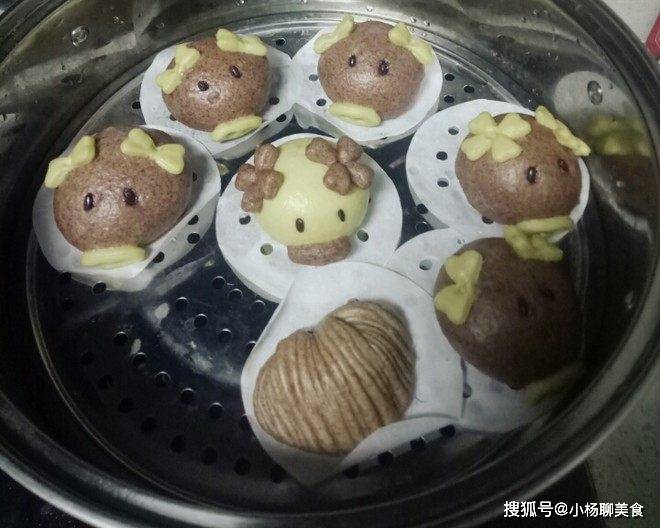 菠菜别再炒着吃了,妹子教你新吃法,孩子两口吃一个,也不挑食了