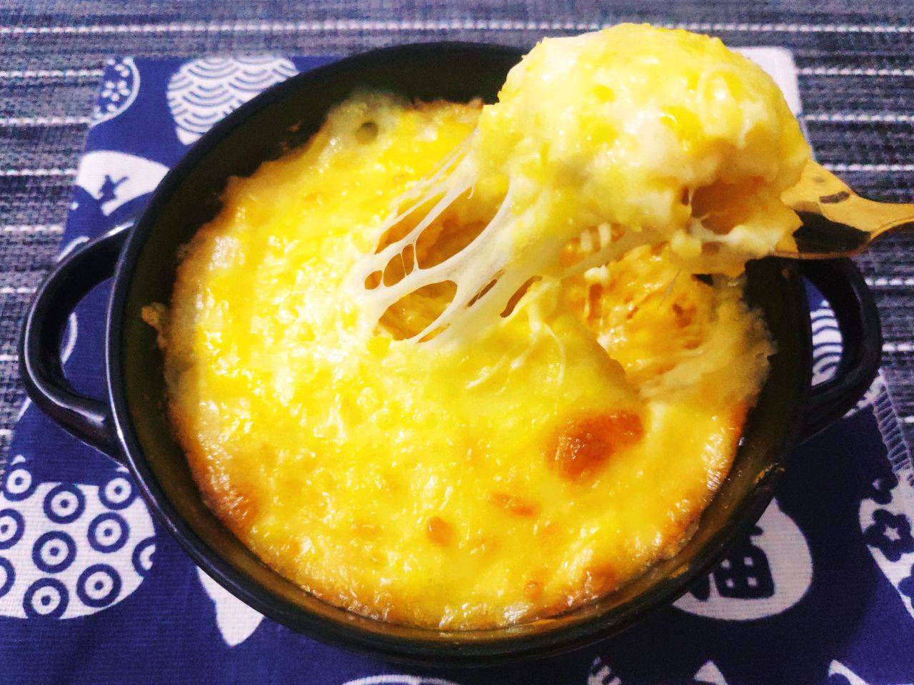 【芝士焗红薯】的做法 配方,口感美味,很拉丝的,超好吃!