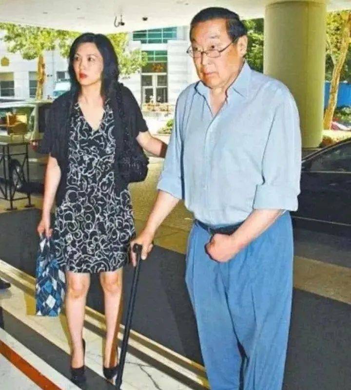 原创她被富豪丈夫出轨20年坚持不离婚打败情妇私生子获70亿遗产