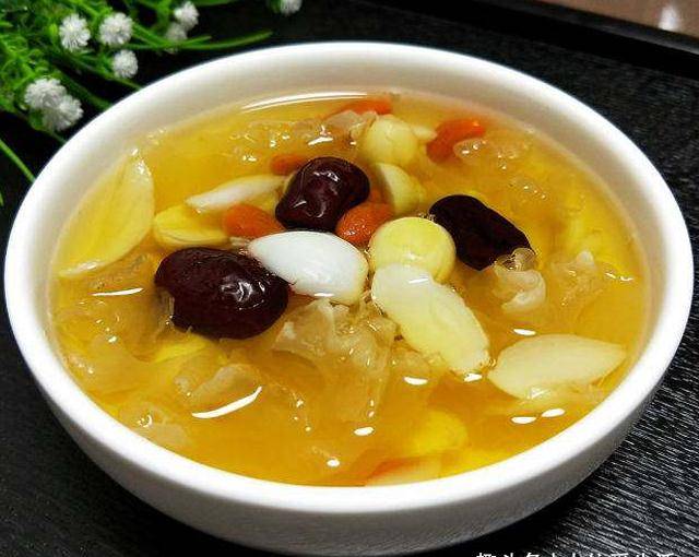 银耳莲子汤怎么做简单又营养 828bcde944ac4e9fb3751f43510ab603.jpeg