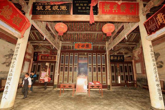 福建最大百年宗祠，首富李嘉诚是其后裔，你知道是为谁而建吗