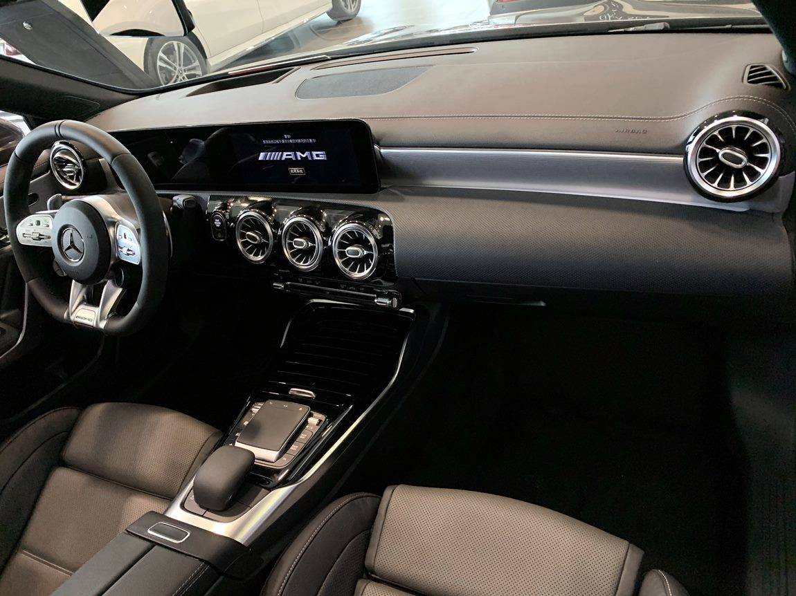 最新款 奔驰 a45 amg 山灰黑内