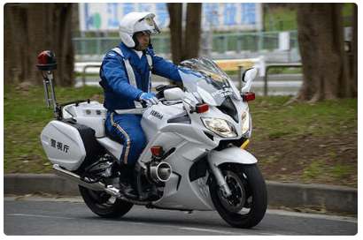 日本警察的忍者摩托车部队 9种警用摩托 像印度军队那样搞比赛 技术