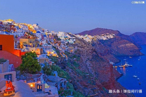 希腊“最梦幻”岛屿，民居修在爱琴海悬崖上，美如“童话世界”