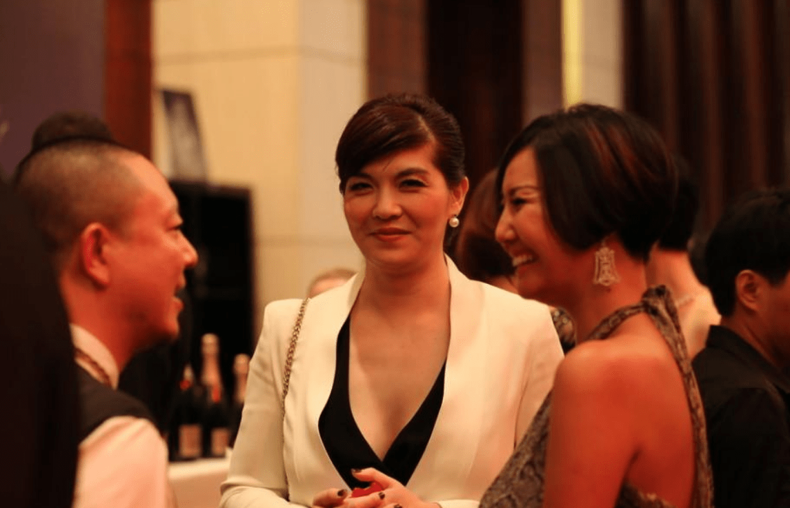 中国泳坛女神,退役后选择进入娱乐圈,为儿子拒入中国籍