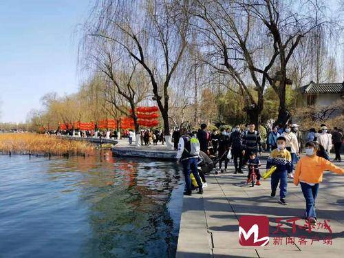 “就地过年”带火泉城春节消费：餐饮市场恢复九成 131.9万人次观影