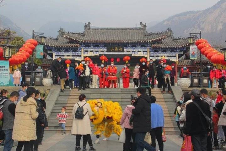 新甫山春节圆满收官，迎来牛年旅游开门红！