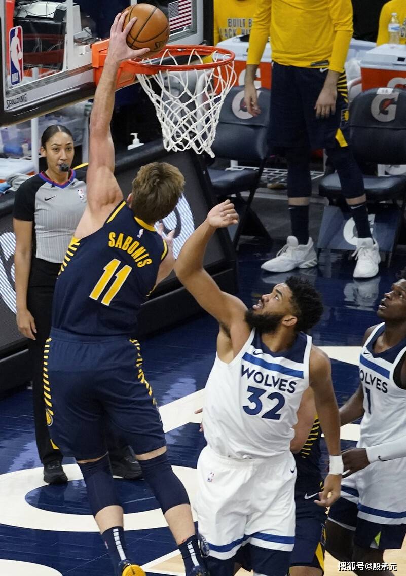 全场比赛,小萨博尼斯21次投篮命中了13个,投篮命中率达到了61.