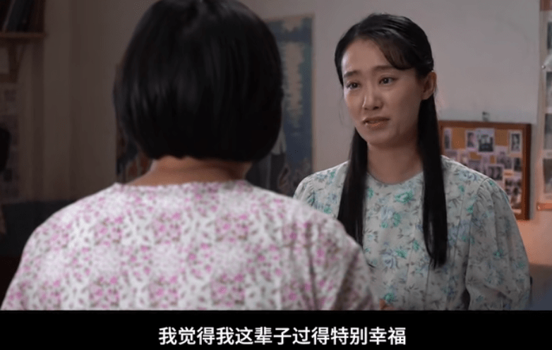 不用再拿沈腾那"几分钟"当噱头了,贾玲和张小斐撑起了这部影片_李焕英