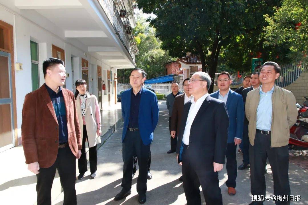 余其豹寄语兴宁市党员干部:发扬"三牛"精神 奋斗开创新局