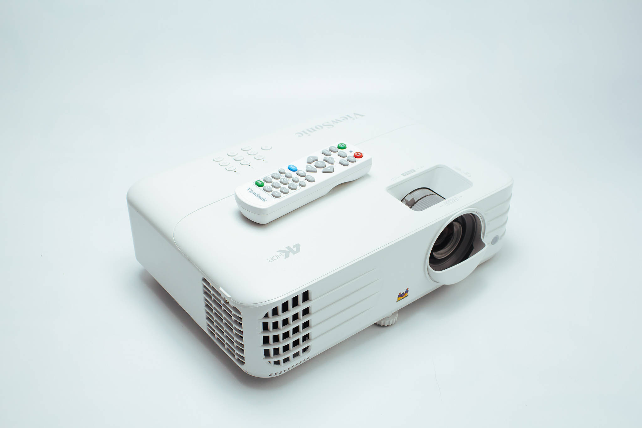 100寸巨屏4k游戏不再慢,优派px701-4k投影体验_实际效果