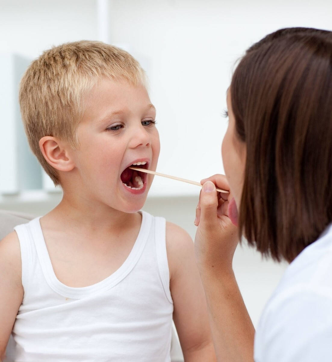 幼儿嗓子沙哑的原因 儿童喉咙长期嘶哑