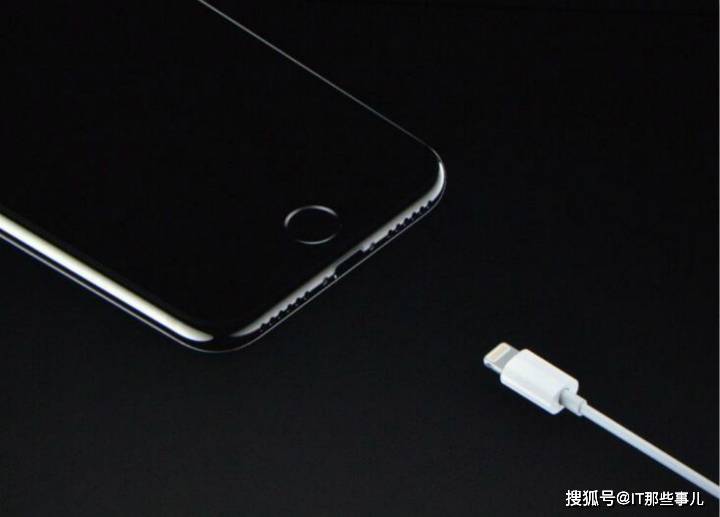 新款iPhone切断了充电接口，这是苹果实现利润最大化的商业方法