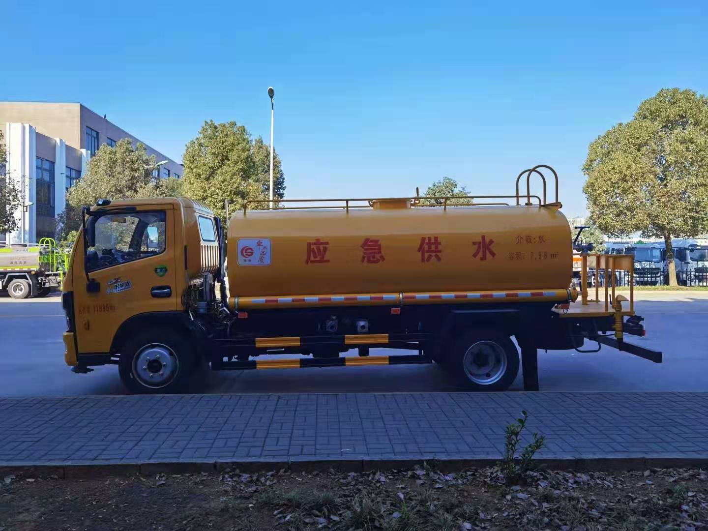 东风多利卡应急供水车抽水排水:水泵作为洒水要工作设备,我公司杭州